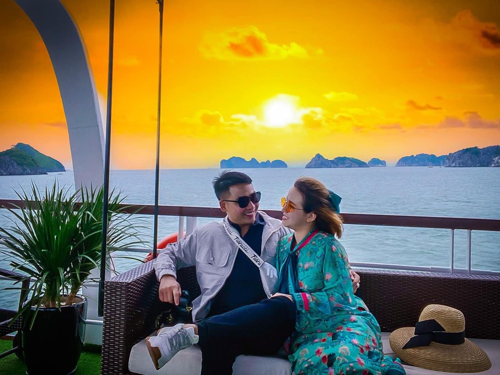 TOUR HOÀNG HÔN VỊNH LAN HẠ Hoàng hôn vịnh lan hạ