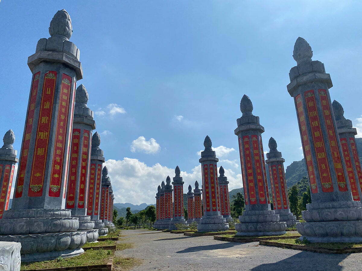 Vườn cột kinh ở chùa Tam Chúc