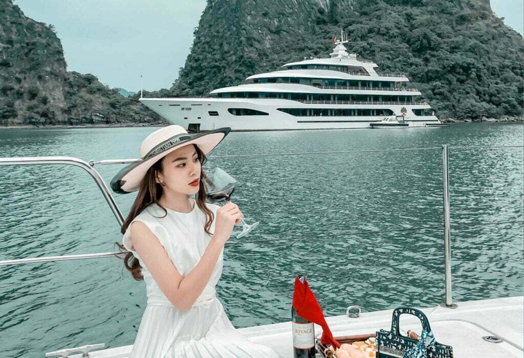 Tour Du Thuyền Scarlet Pearl Tour du thuyền Scarlet Pearl